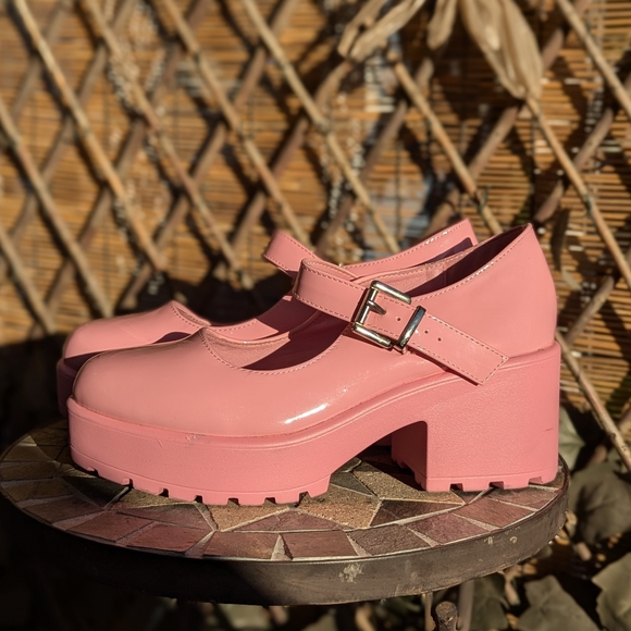 Barbie Bubblegum Pink Platform Mary Jane Shoes - Picture 1 of 7